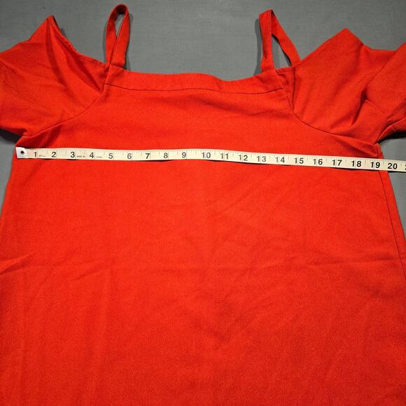 Essentials Bold Tomato Red Shirt Strappy Cold Shoulder Short Sleeve Women Size M - Picture 5 of 9